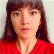 Profesor o entrenadora personal que ayuda y motiva